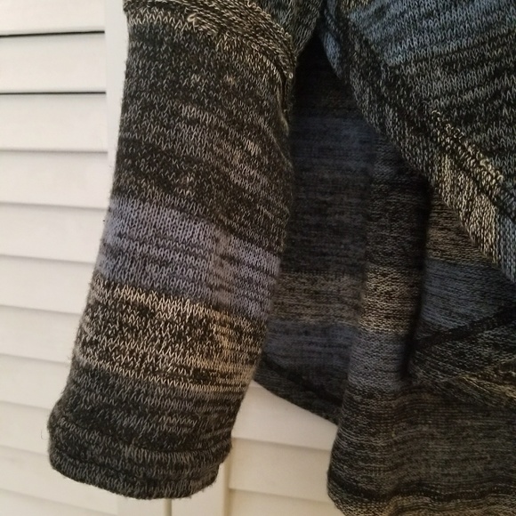 Raw edged pullover - Picture 3 of 4